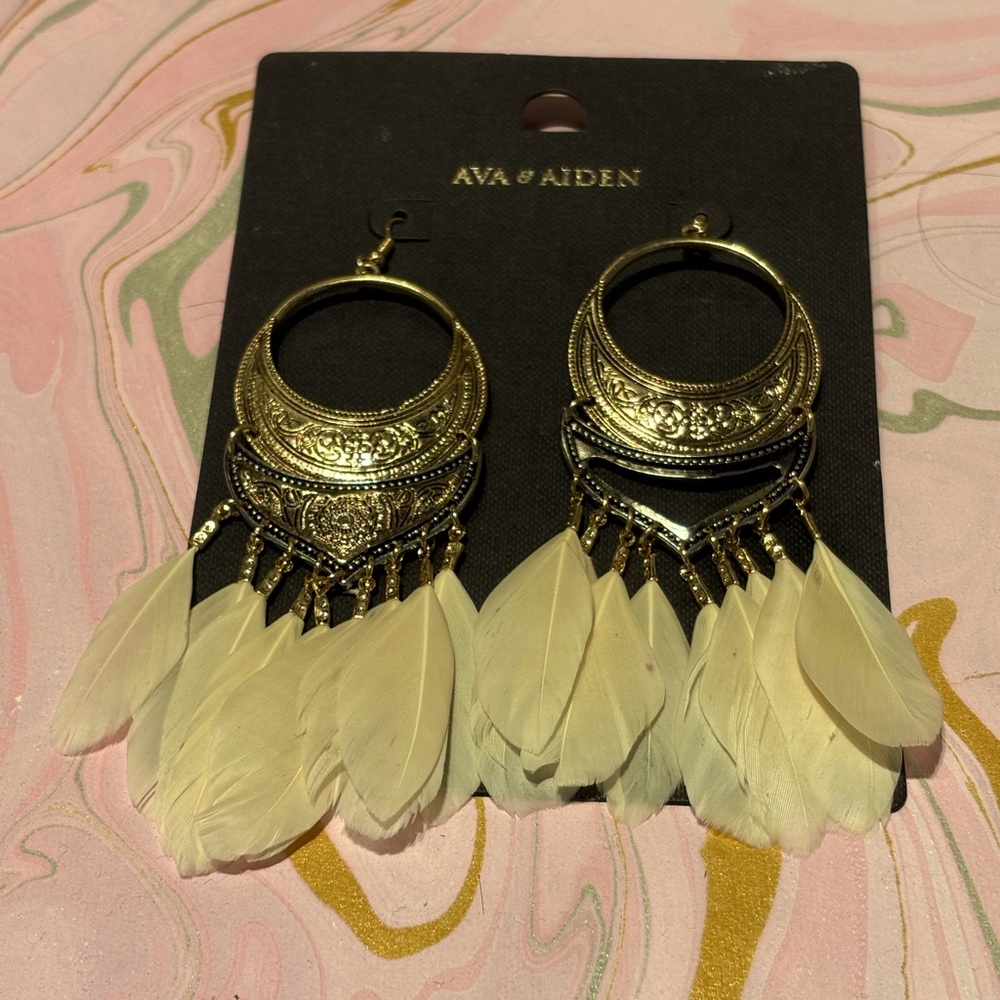 Ava & Aiden feather earrings